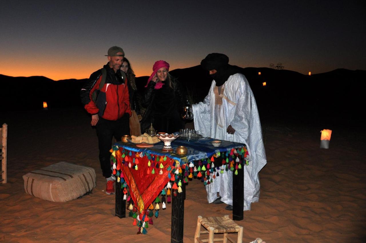 Hotel Tuareg Luxury Camp à Merzouga Extérieur photo